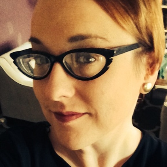 Meet your Posher, Corinne - Picture 1 of 1